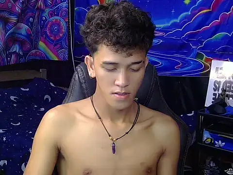 Snapshot of kenbigcockxx chatting on July 15, 1:23 am kenbigcockxx online show from July 15, 1:23 am