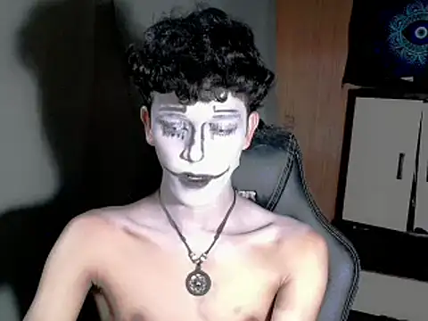 Snapshot of kenbigcockxx chatting on November 1, 4:23 pm kenbigcockxx online show from November 1, 4:23 pm