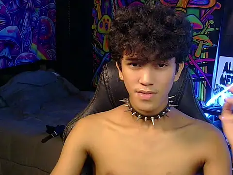 Snapshot of kenbigcockxx chatting on July 7, 11:41 pm kenbigcockxx online show from July 7, 11:41 pm