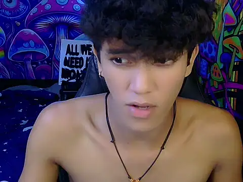 Snapshot of kenbigcockxx chatting on June 15, 4:28 pm kenbigcockxx online show from June 15, 4:28 pm