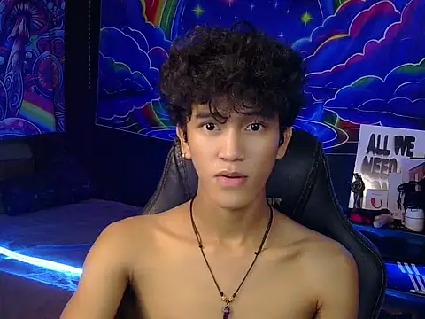 Snapshot of kenbigcockxx chatting on July 10, 12:54 am kenbigcockxx online show from July 10, 12:54 am