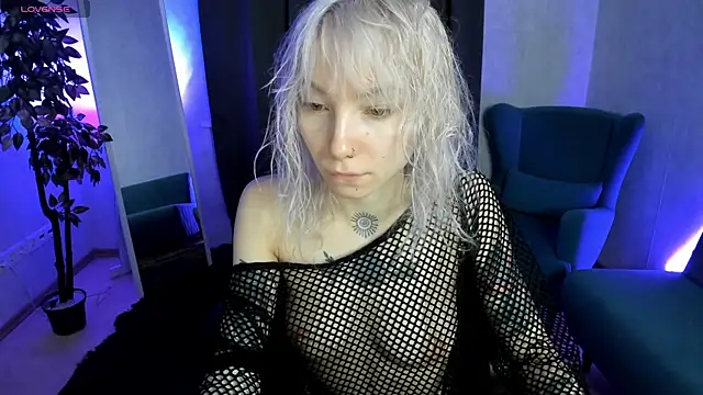 Snapshot of tattoo_art_baby chatting on January 10, 12:39 am tattoo art baby online show from January 10, 12:39 am