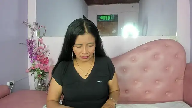 Snapshot of DianaOchoa_ chatting on September 9, 2:10 am DianaOchoa online show from September 9, 2:10 am