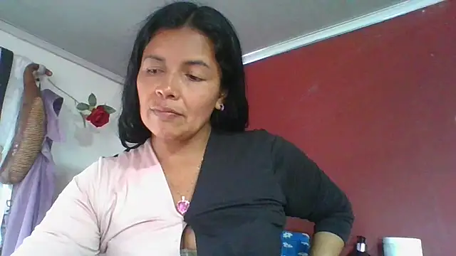 DianaOchoa  online show from April 27, 8:40 pm