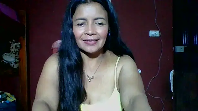 Snapshot of DianaOchoa_ chatting on October 1, 7:46 am DianaOchoa online show from October 1, 7:46 am