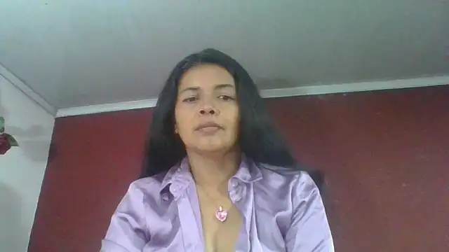 Snapshot of DianaOchoa_ chatting on February 22, 11:06 pm DianaOchoa online show from February 22, 11:06 pm