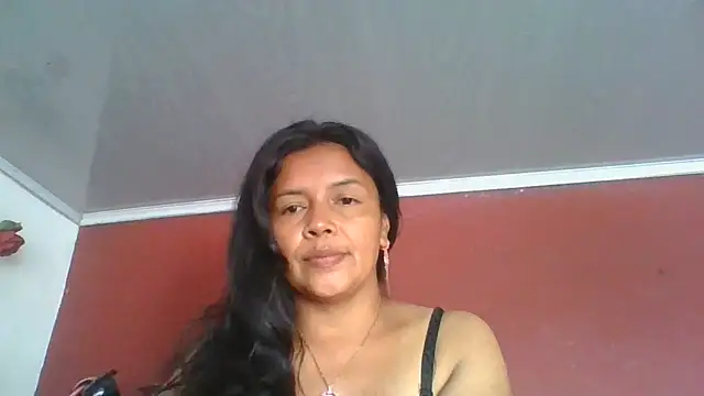 Snapshot of DianaOchoa_ chatting on July 10, 8:42 pm DianaOchoa online show from July 10, 8:42 pm
