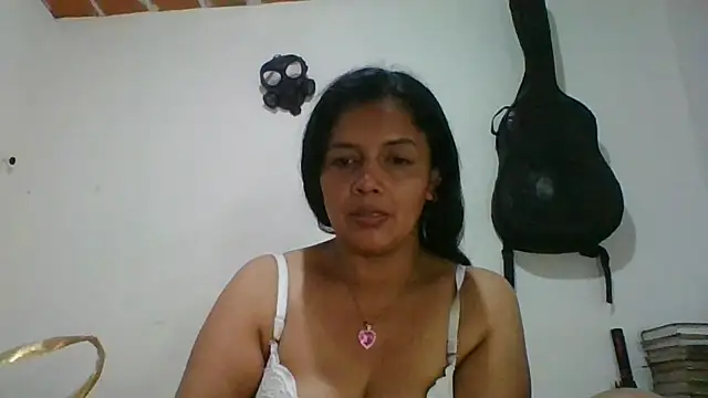 DianaOchoa  online show from April 17, 8:55 pm