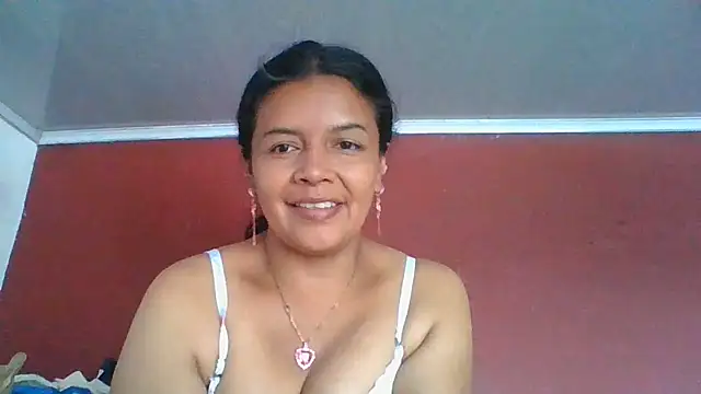 Snapshot of DianaOchoa_ chatting on June 16, 7:58 pm DianaOchoa online show from June 16, 7:58 pm