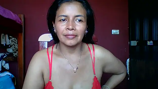 Snapshot of DianaOchoa_ chatting on October 2, 8:12 pm DianaOchoa online show from October 2, 8:12 pm