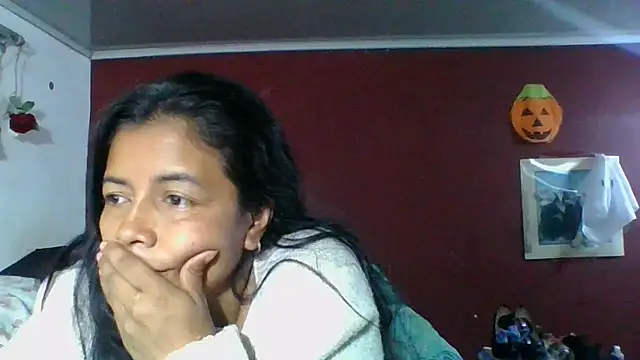 DianaOchoa  online show from November 3, 5:45 am