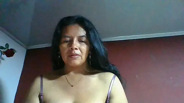 Snapshot of DianaOchoa_ chatting on June 10, 4:24 am DianaOchoa online show from June 10, 4:24 am