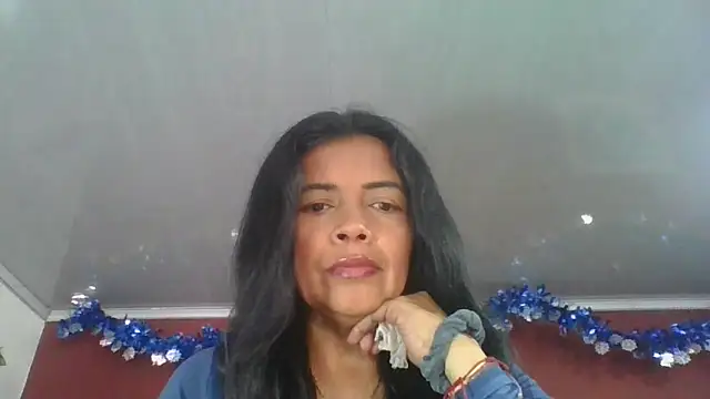 Snapshot of DianaOchoa_ chatting on February 10, 8:41 pm DianaOchoa online show from February 10, 8:41 pm