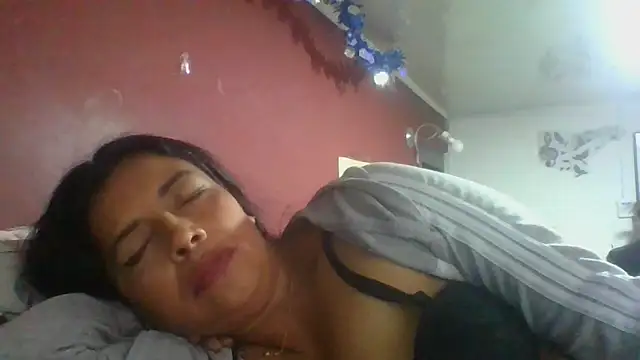 Snapshot of DianaOchoa_ chatting on February 18, 9:28 am DianaOchoa online show from February 18, 9:28 am