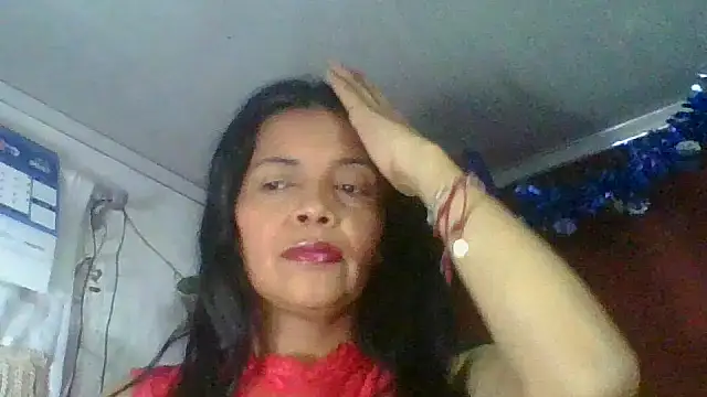 Snapshot of DianaOchoa_ chatting on February 4, 3:23 am DianaOchoa online show from February 4, 3:23 am