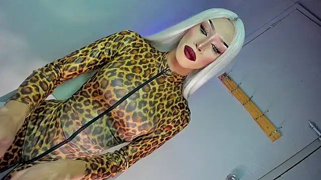 Snapshot of anitacruise chatting on February 22, 10:33 pm anitacruise online show from February 22, 10:33 pm