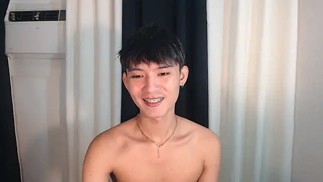 Snapshot of asian_dai chatting on October 25, 9:30 am asian dai online show from October 25, 9:30 am