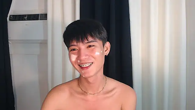 Snapshot of asian_dai chatting on October 27, 6:31 pm asian dai online show from October 27, 6:31 pm