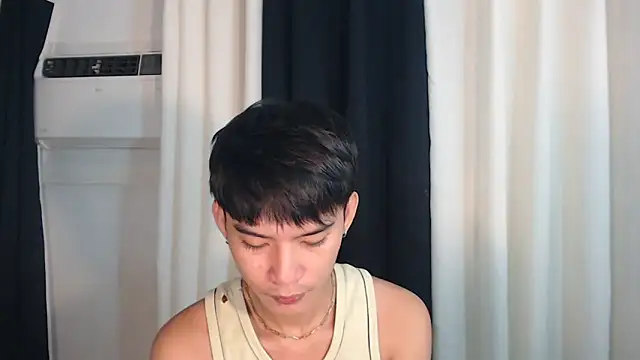 Snapshot of asian_dai chatting on October 22, 3:06 am asian dai online show from October 22, 3:06 am