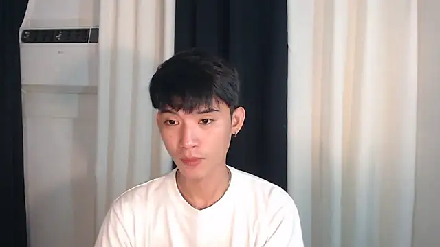 Snapshot of asian_dai chatting on October 23, 4:33 am asian dai online show from October 23, 4:33 am