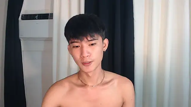 Snapshot of asian_dai chatting on October 24, 4:11 am asian dai online show from October 24, 4:11 am