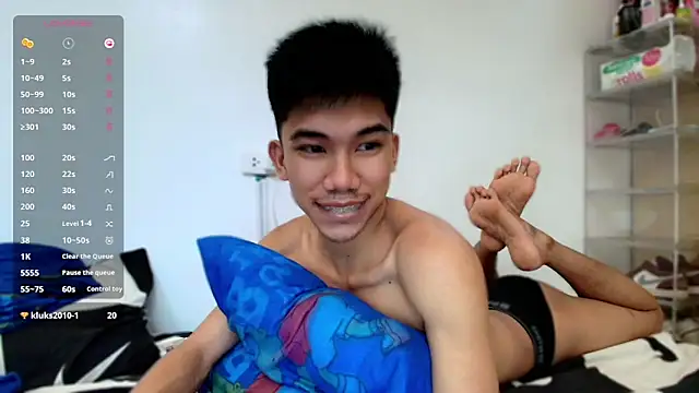 Ur pinoyhotbrix online show from November 3, 3:01 am