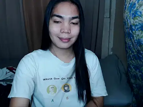 Snapshot of Simple_Martina chatting on December 3, 1:28 am Simple Martina online show from December 3, 1:28 am