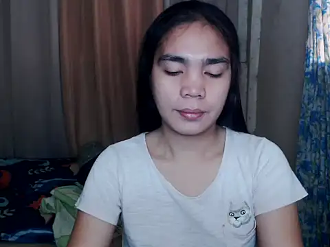 Snapshot of Simple_Martina chatting on November 7, 12:59 am Simple Martina online show from November 7, 12:59 am
