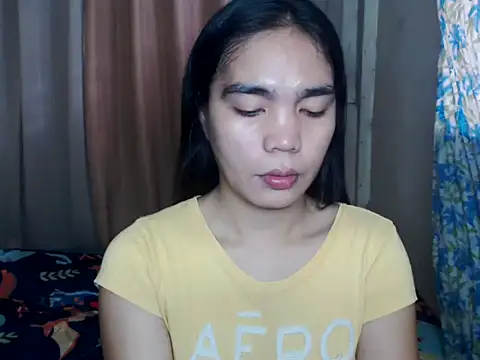 Snapshot of Simple_Martina chatting on October 20, 2:35 am Simple Martina online show from October 20, 2:35 am