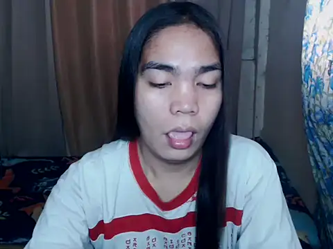 Snapshot of Simple_Martina chatting on November 26, 1:27 am Simple Martina online show from November 26, 1:27 am