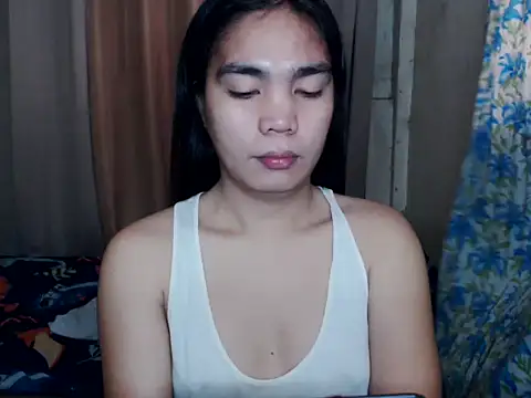 Snapshot of Simple_Martina chatting on November 11, 1:33 am Simple Martina online show from November 11, 1:33 am