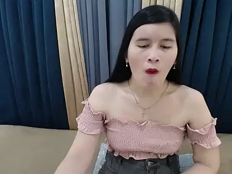 Snapshot of pinay_amaliax chatting on October 12, 11:33 am pinay amaliax online show from October 12, 11:33 am