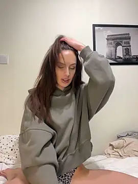 Snapshot of goodgirldevil chatting on February 9, 8:18 pm goodgirldevil online show from February 9, 8:18 pm