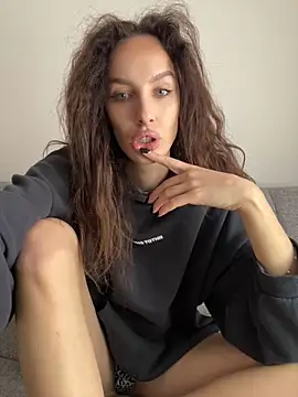 Snapshot of goodgirldevil chatting on November 18, 9:45 am goodgirldevil online show from November 18, 9:45 am