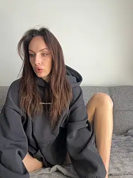 goodgirldevil online show from June 16, 9:42 am