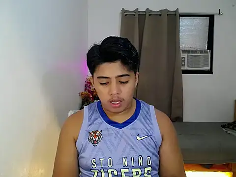 Hugecock2hundle intown online show from November 23, 9:19 am