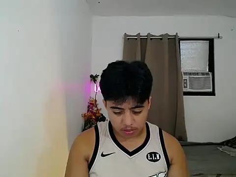 Hugecock2hundle intown online show from November 15, 6:56 pm