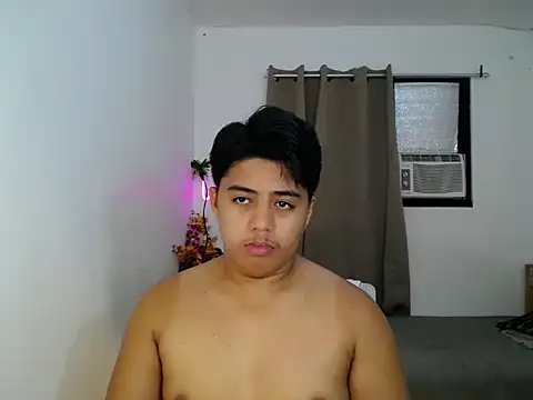 Hugecock2hundle intown online show from November 25, 12:05 pm