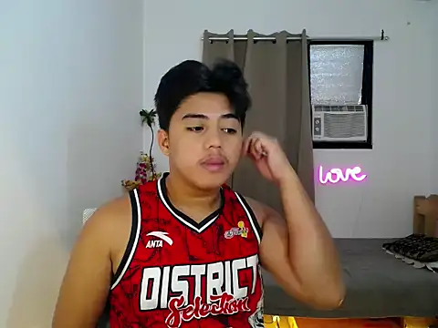 Hugecock2hundle intown online show from November 29, 2:50 pm