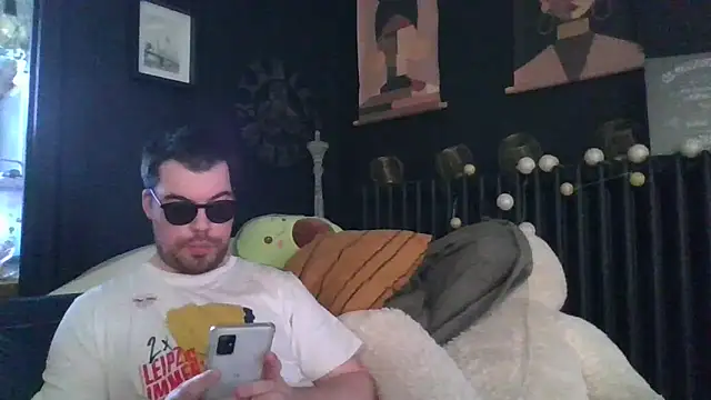 Balthier10 online show from March 19, 3:45 pm