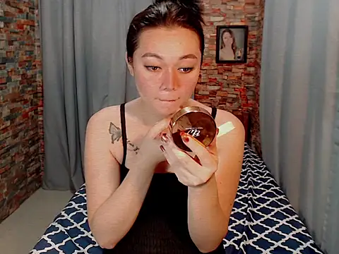 cutemac69 online show from October 4, 1:45 pm