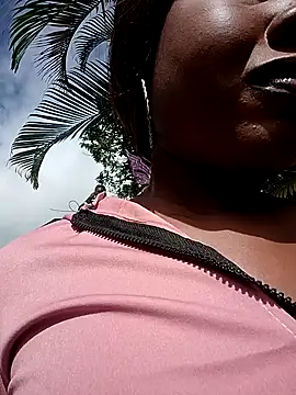Eva Johnss online show from May 12, 2:23 pm