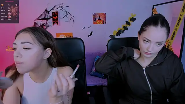 Snapshot of miki-niki chatting on November 4, 7:45 am miki-niki online show from November 4, 7:45 am