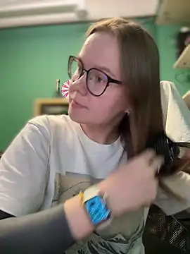 Snapshot of _CherryBloom_ chatting on September 12, 1:11 pm  CherryBloom  online show from September 12, 1:11 pm