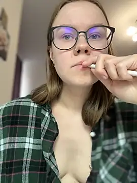 Snapshot of _CherryBloom_ chatting on October 21, 11:20 am  CherryBloom  online show from October 21, 11:20 am