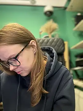 Snapshot of _CherryBloom_ chatting on September 29, 7:48 am  CherryBloom  online show from September 29, 7:48 am