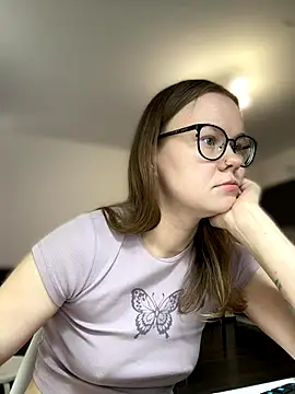 Snapshot of _CherryBloom_ chatting on September 23, 8:32 am  CherryBloom  online show from September 23, 8:32 am