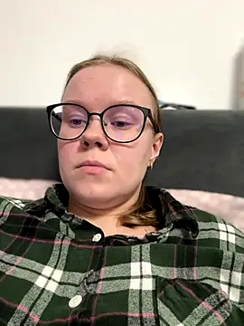 Snapshot of _CherryBloom_ chatting on September 21, 5:29 pm  CherryBloom  online show from September 21, 5:29 pm