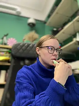 Snapshot of _CherryBloom_ chatting on September 25, 8:31 am  CherryBloom  online show from September 25, 8:31 am