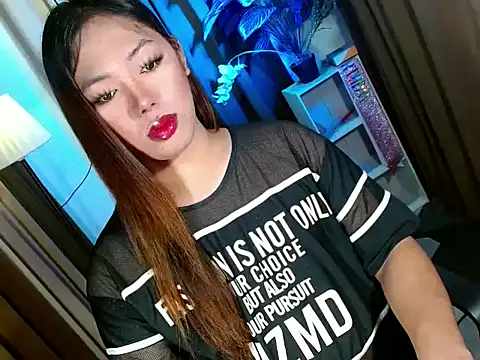 Snapshot of bigfattycocksonya27 chatting on November 8, 9:35 am bigfattycocksonya27 online show from November 8, 9:35 am